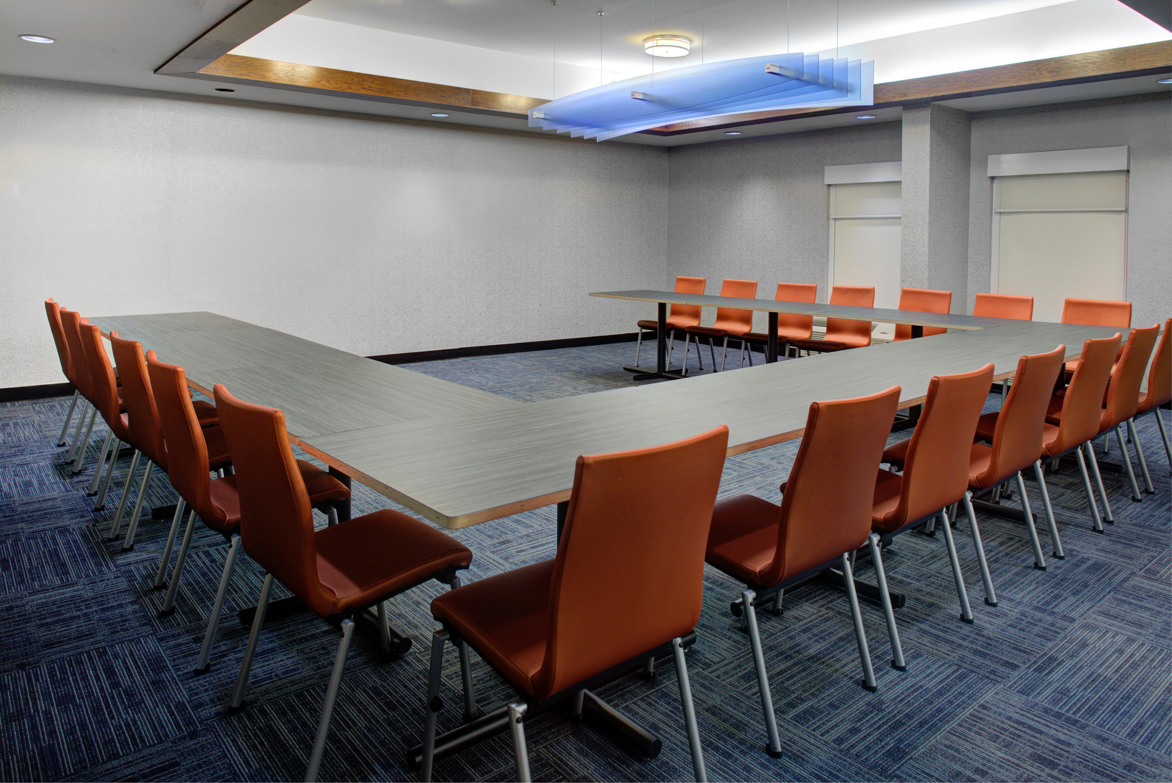 Holiday Inn Express - Chester By Ihg Exterior photo